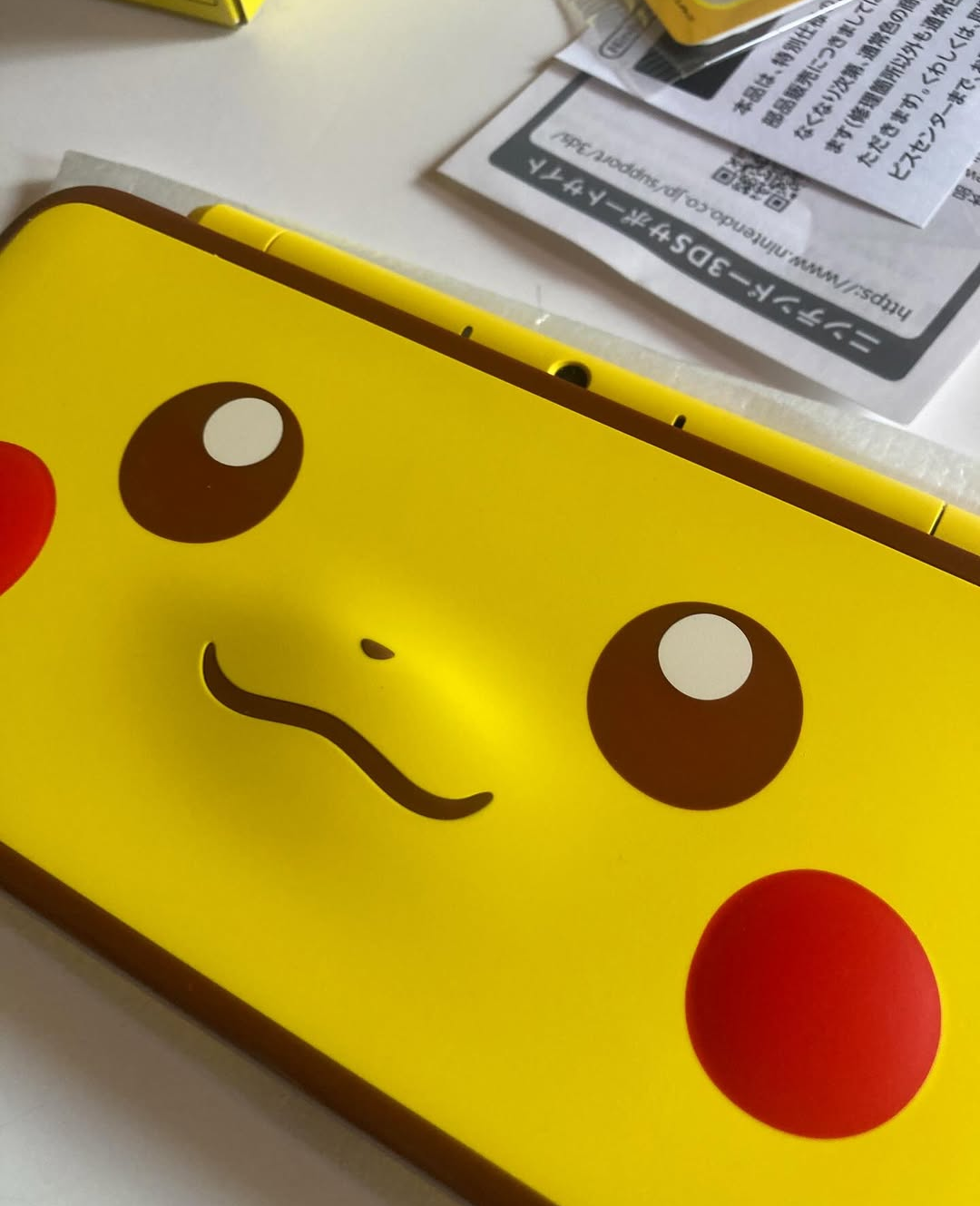 Nintendo 2DS XL Pikachu