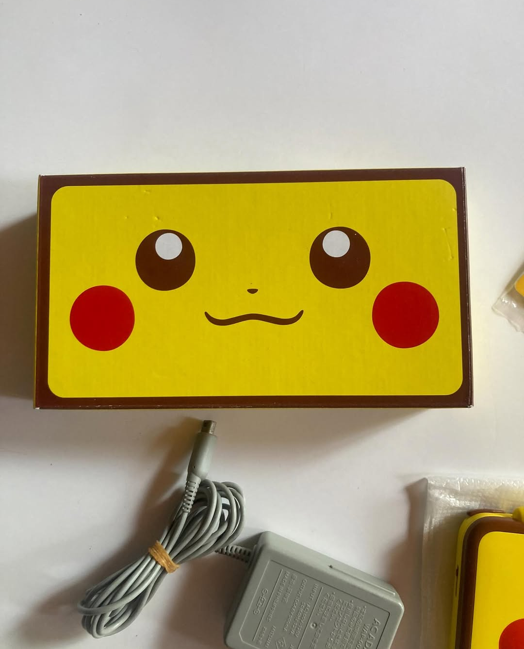 Nintendo 2DS XL Pikachu
