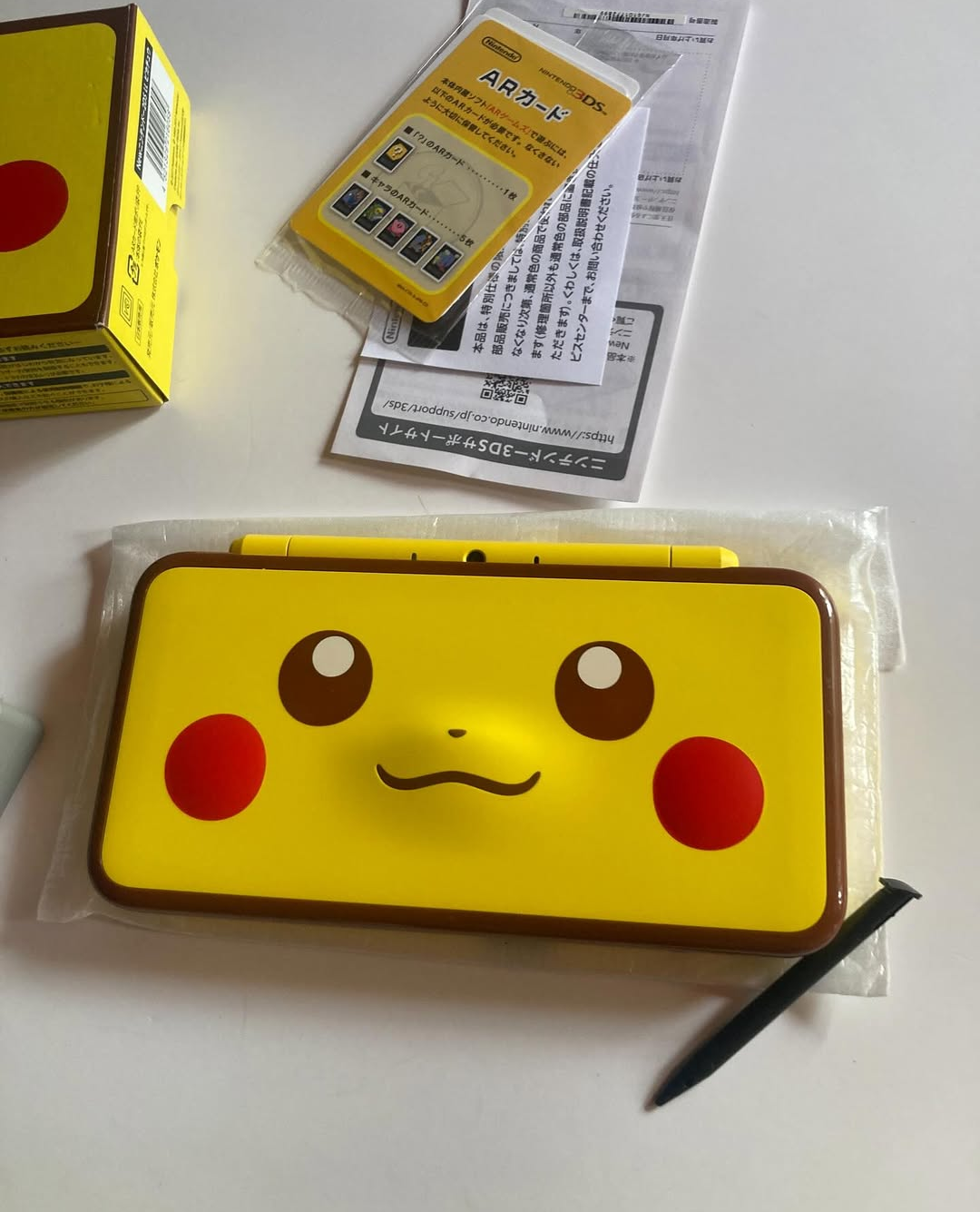 Nintendo 2DS XL Pikachu