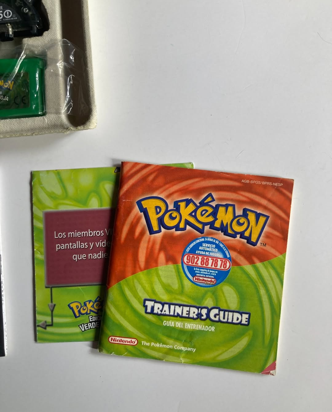 Pokemon Verde Hoja con caja